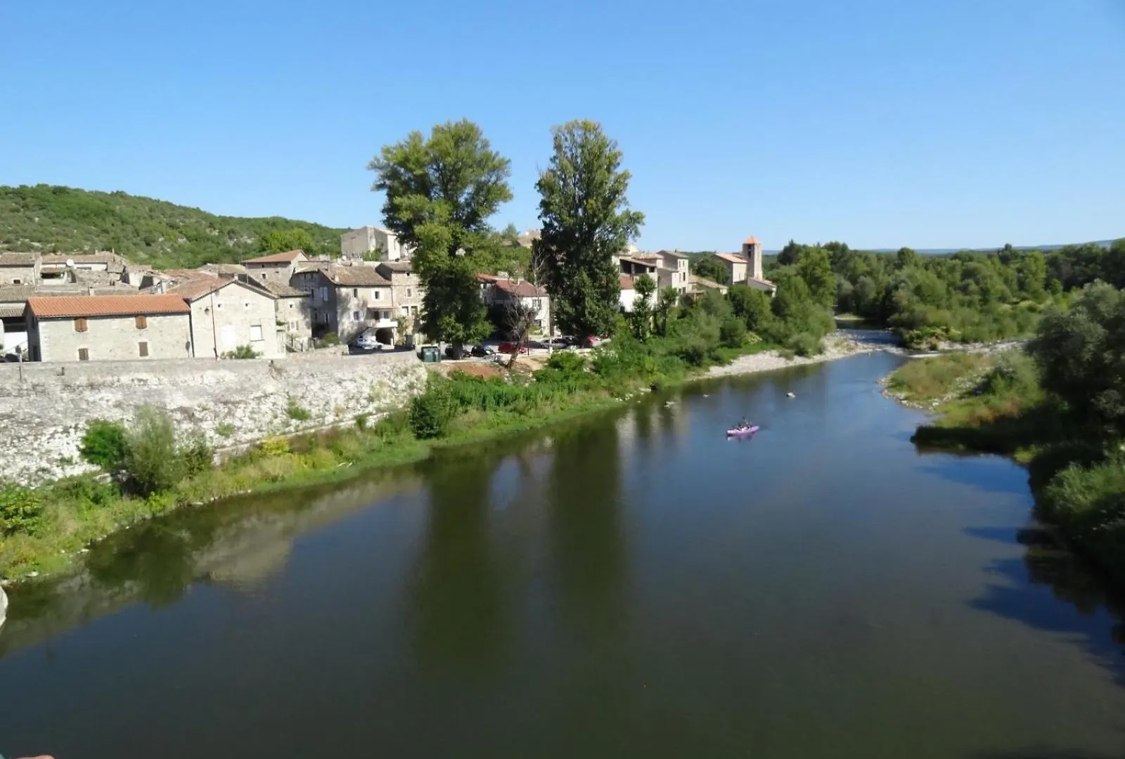 Auberge Les Voutes - Chambres D'Hotes A Lanas En Sud Ardeche Pres D'Aubenas, Ruoms Et La Grotte Chauvet Bed & Breakfast