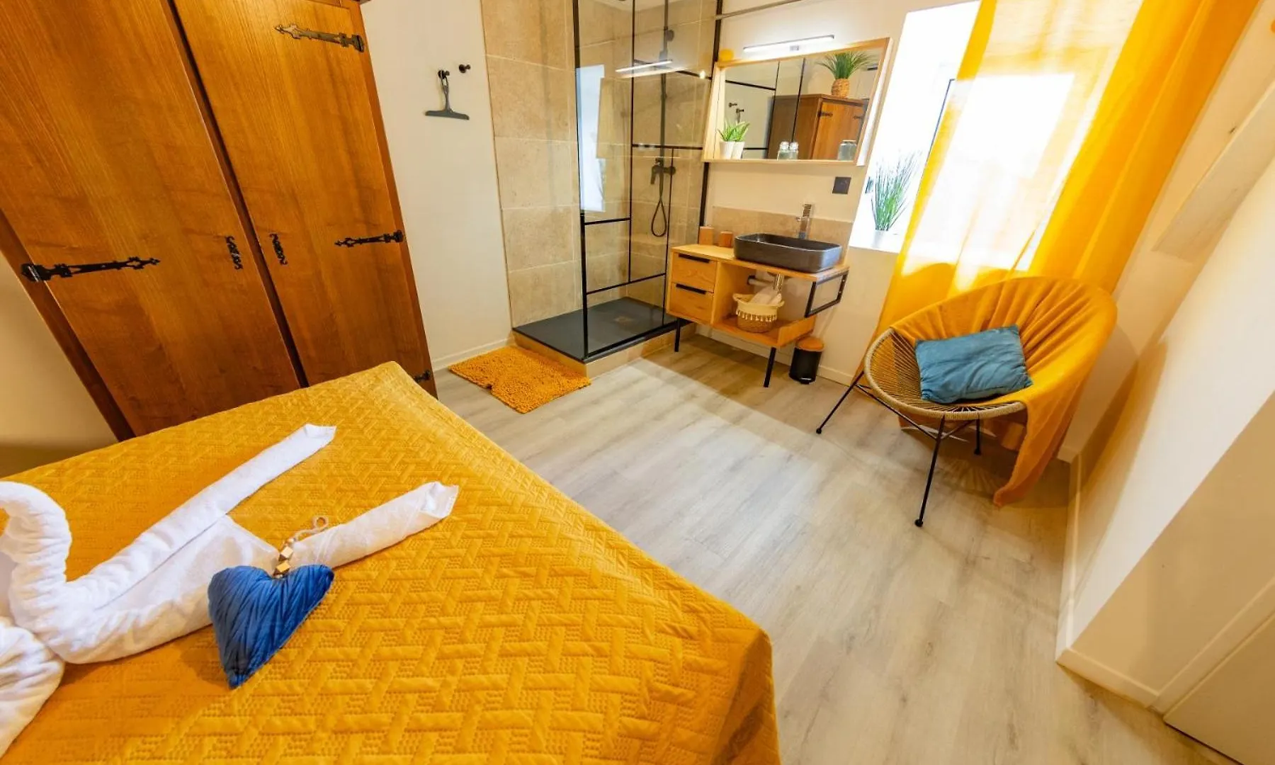 Auberge Les Voutes - Chambres D'Hotes A Lanas En Sud Ardeche Pres D'Aubenas, Ruoms Et La Grotte Chauvet فرنسا
