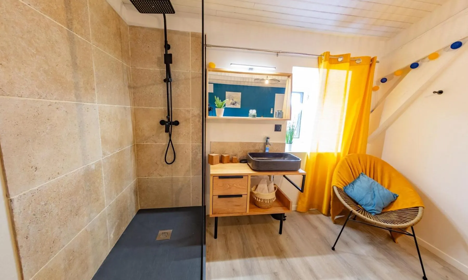 Auberge Les Voutes - Chambres D'Hotes A Lanas En Sud Ardeche Pres D'Aubenas, Ruoms Et La Grotte Chauvet